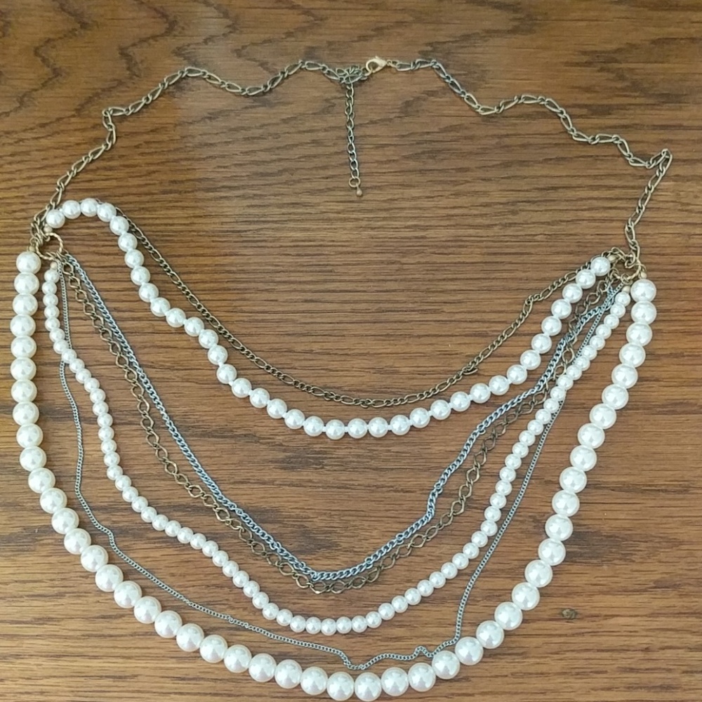 Mixed Metal and Pearl necklace